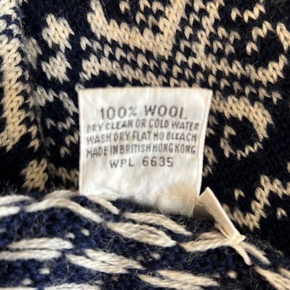 Vintage 70’ 80’ Authentic Sweater 100% Wool Made in British Hong Kong Size L - Picture 11 of 11